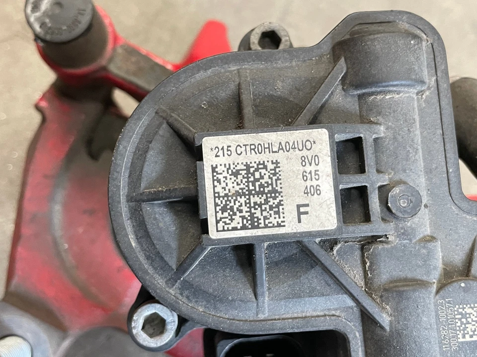 2017 奥迪 RS3 8V 右后乘客侧制动卡钳红色 1613 原始设备制造商 — 第 4/4 张图片