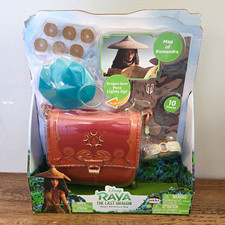 Disney Raya and Last Dragon - Raya's Adventure Bag set toy dress-up