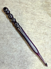 Hand carved Purple Knight WOOD YARN CROCHET HOOK Size I