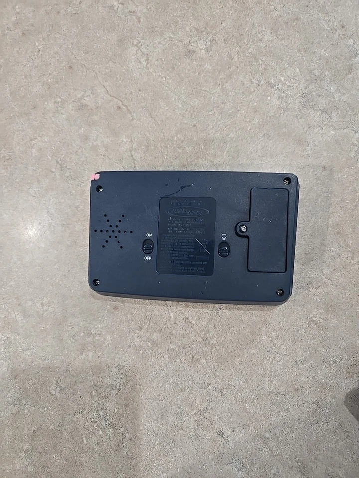 LCD Game "Are you smarter than a 5th Grader" Electronic Handheld Touchscreen  - Image 3 of 4