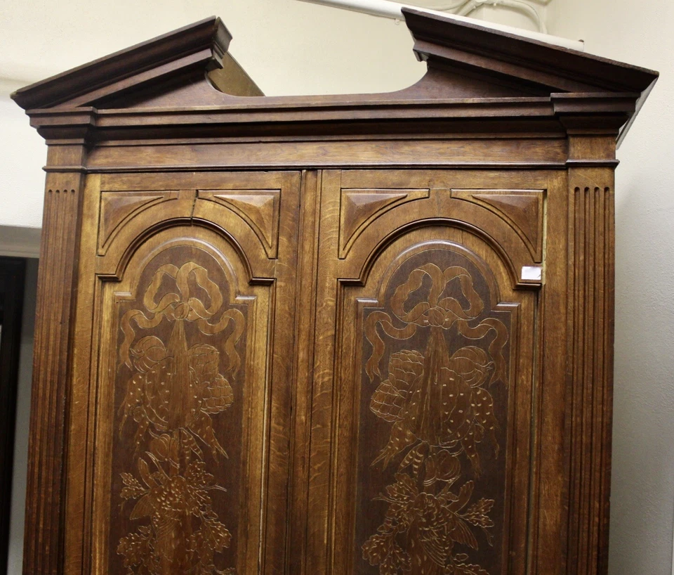 Antique Black Forest, Carved Oak Bookcase with Hunt Scenes c1890 - Makers Tag - Image 2 of 4