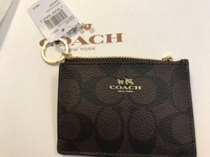 coach id wallet keychain