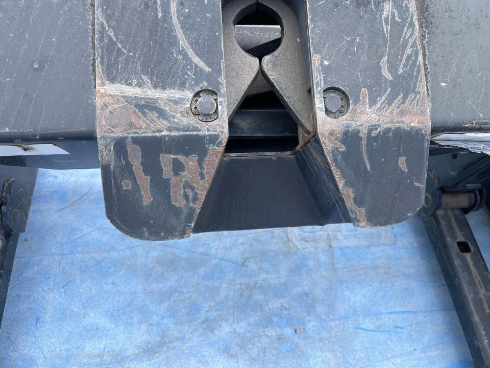 Enganche de quinta rueda Reese 16K con enganche deslizante de quinta rueda remolque de quinta rueda Foto 2 de 4