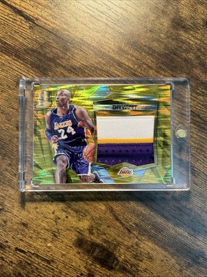 KOBE BRYANT 2015-16 SPECTRA GOLD PRIZM  RARE 3-COLOR PATCH /10 (10/10)!