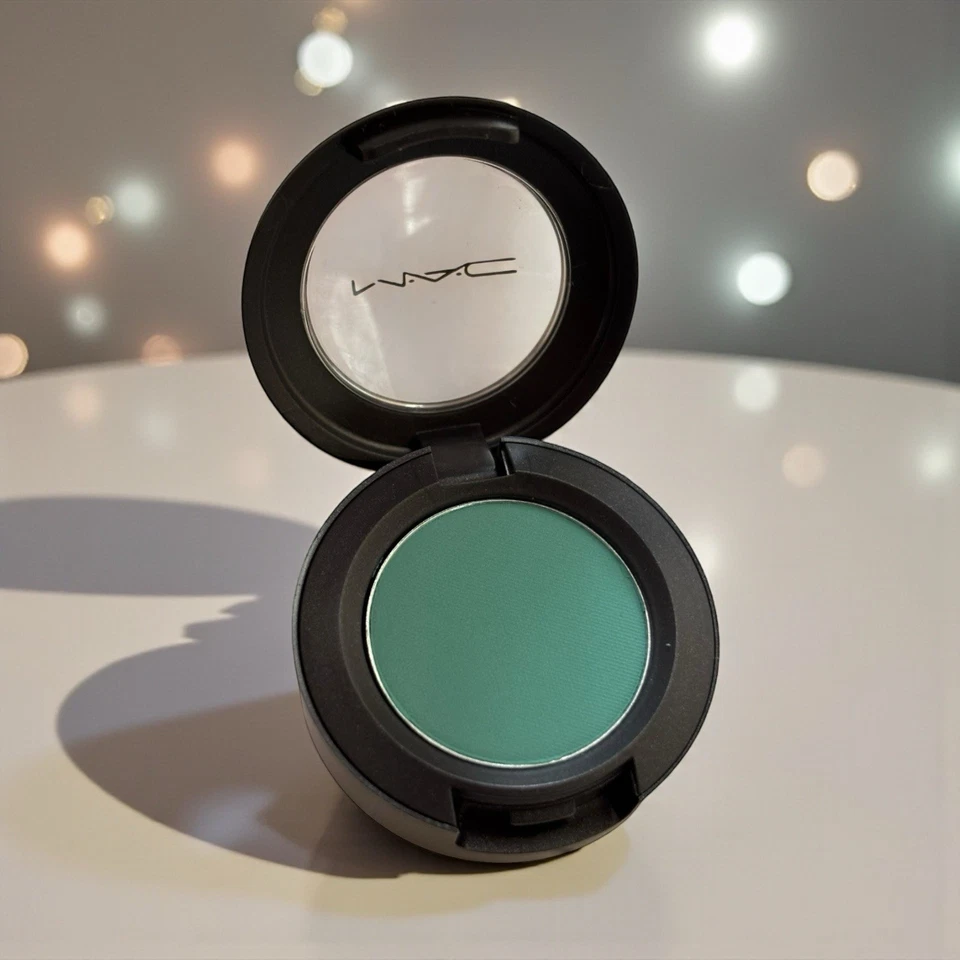 MAC Eye Shadow Powder Single, NEWLY MINTED (matte2) 0.05oz / 1.5g Full Size Box - Image 3 of 4