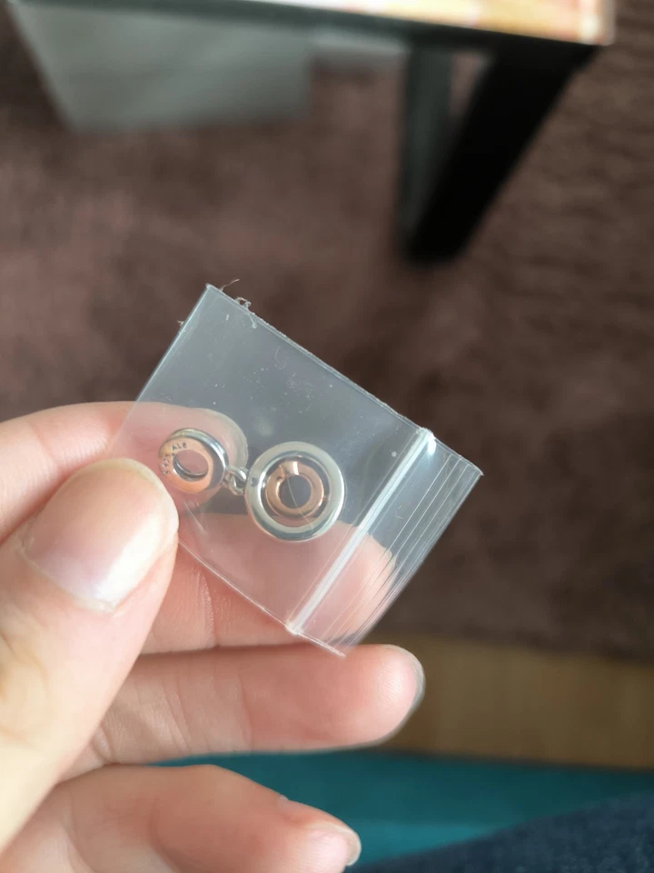 Pandora Ohrringe im eleganten Bicolor-Design. - Bild 2 von 2