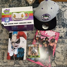 HarleyQuinn/Joker Job Lot -Mug,Die Cast M434, Joker Cap, Mad Love Novel, Comic