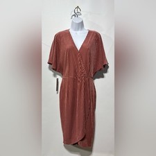 ANTHROPOLOGIE SUNDAY IN BROOKLYN Pink Rose Velvet Faux Wrap Dress Size M NWT