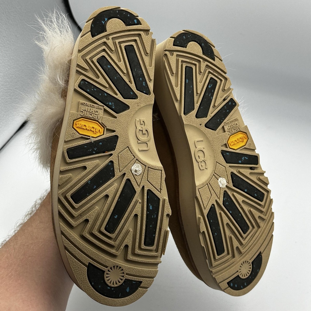 UGG Boots Womens Size 5 Brown Suede Shearling Fur Ankle Zip Fluff