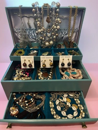 Vintage Estate Costume Jewelry Lot Retro MCM Estate   Boho  Earrings Brooches