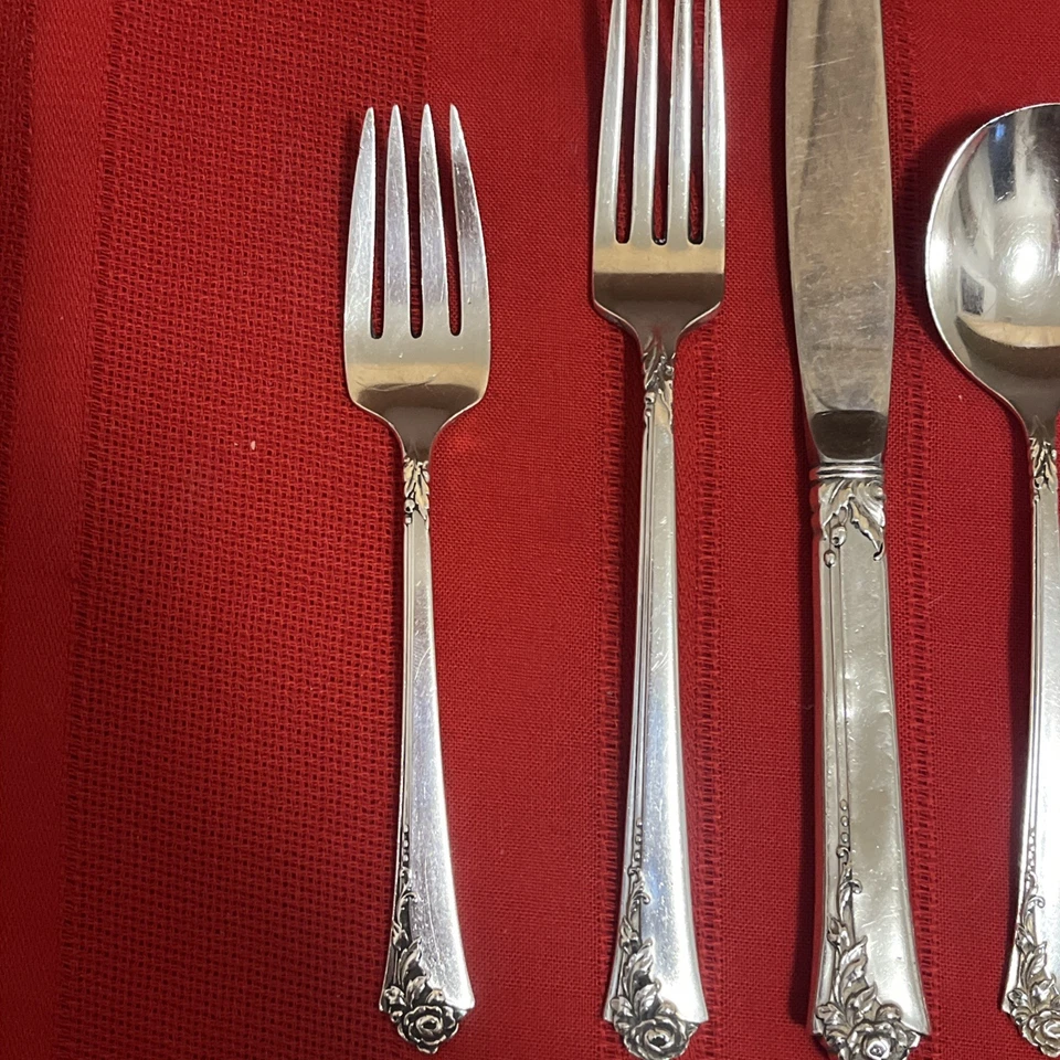 Ajuste de lugar de 6 piezas de reliquia de plata esterlina con patrón de rosa damasco Foto 2 de 4