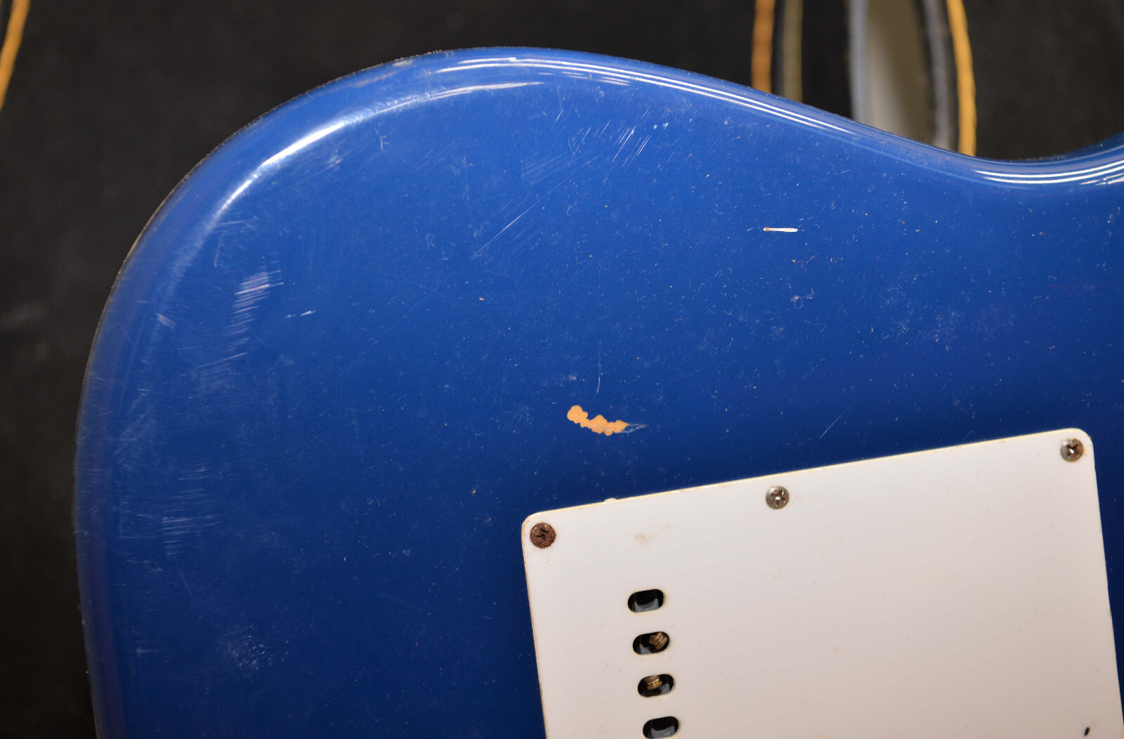 Fender Squier 20th anniversary Stratocaster electric guitar case collectible J3