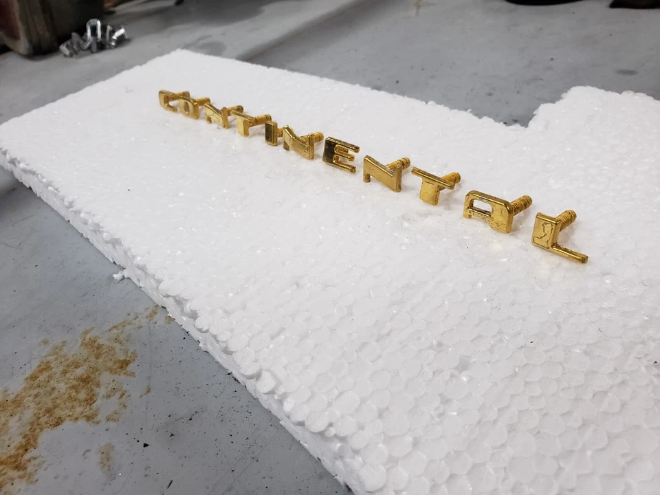 Letras originais folheadas a ouro 1956 1957 CONTINENTAL Mark ll Lincoln - Imagem 2 de 4