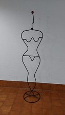 Maniquí de alambre para perchero de ropa de Ikea, estilo posmoderno