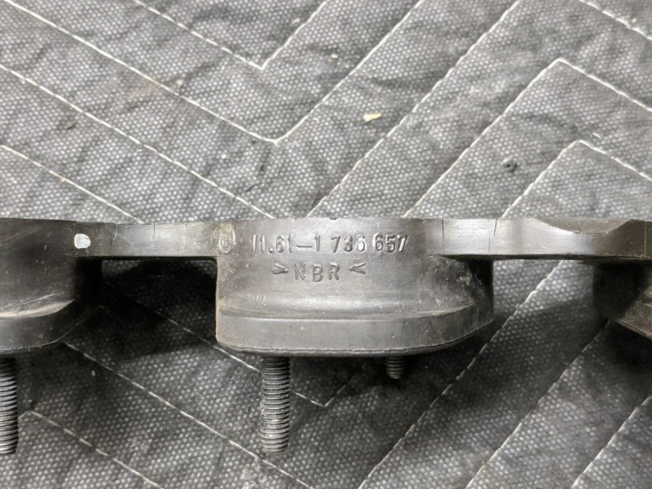 BMW E31/E32/E38 M70 M73 Intake Manifold Gasket Flange 11611736657 eBay