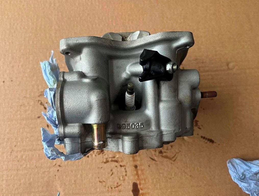 Piaggio Vespa Beverly Mp3 300 complete engine head assembly 