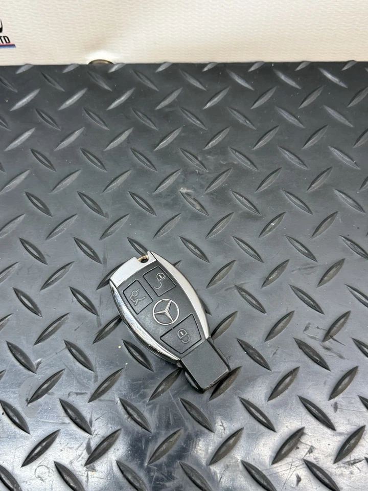 MERCEDES E CLASS W212 IGNITION KEY 433.92 Mhz 2015 - Image 2 of 4