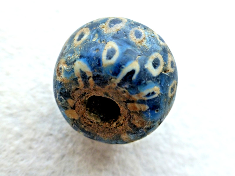 ANCIENT SUPER RARE AUTHENTIC BLUE GLASS TRADE BEAD  W/SLANTED WHITE  EYES