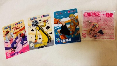 31 Ice Cream x One Piece Collaboration Luffy Crill Charm & Random Card