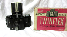 VINTAGE LATE 1930s UNIVEX TWINFLEX CAMERA WITH BOX