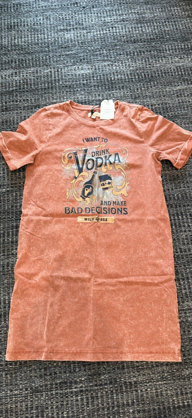 Cleo + Wolf Graphic T-Shirt Size L "I Want To Drink Vodka"
