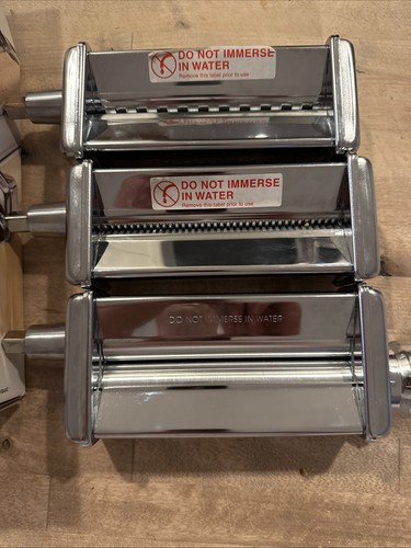 KitchenAid KPRA 3-Piece Pasta Roller & Cutter Attachment Set.. Made In Italy - Picture 2 of 10
