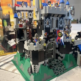 LEGO System Castle Royal Knight's Castle 6090 In 1995 Used W/Manual & Box