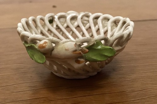 Vintage Ceramic Italian Basket Signed MBD White Hand Painted 712756 Italy 1950s - Picture 4 of 11