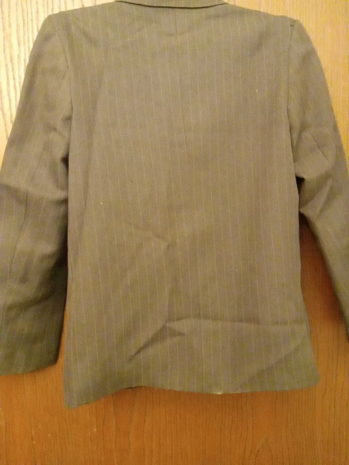 Menino ~ Jaqueta Terno Blazer com Gravata de Seda por George ~ Cinza Listrado ~ Tamanho 7 - Imagem 3 de 4