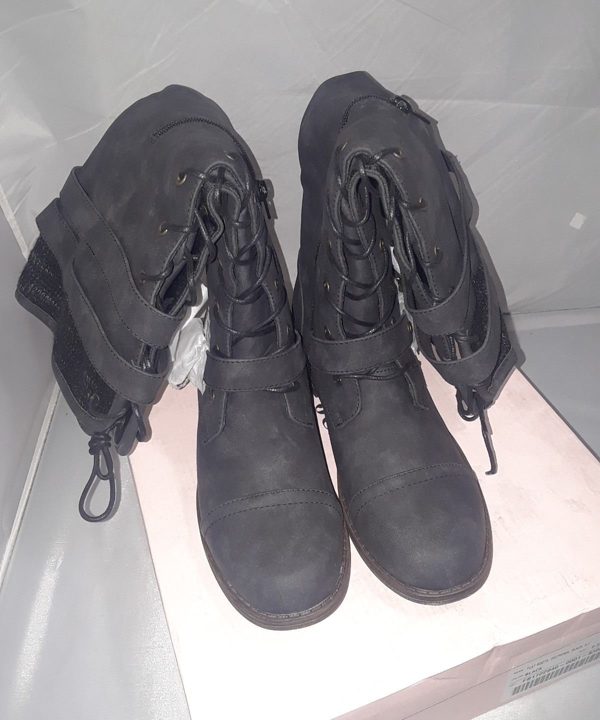 БОТИНОК НА ПЛОСКОЙ ПОДОШВЕ JUSTFAB DELPHINIA ЧЕРНОГО ЦВЕТА, РАЗМЕР US 8.5