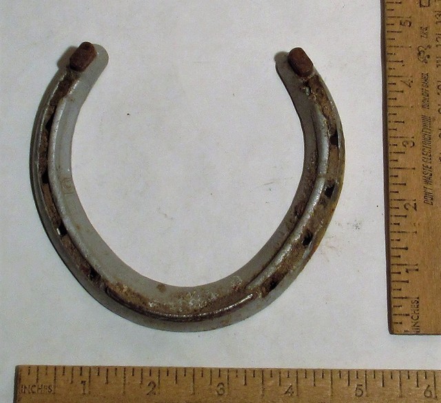 Single ALUMINUM HORSESHOE Used HORSE SHOE Western Accent or