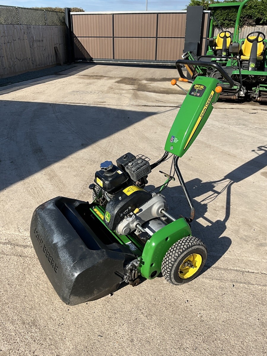 2016 JOHN DEERE 260SL FINE CUT GREENS BOWLING GREEN PETROL