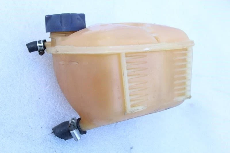 VOLKSWAGEN RABBIT 1981 1982 1983 PICKUP DEPÓSITO DE REFRIGERANTE 1,6 L 171121407E Foto 2 de 4