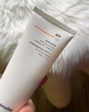 Minimalist Sunscreen SPF 50 PA    Brightening  Moisturizing 50gm pack of 1