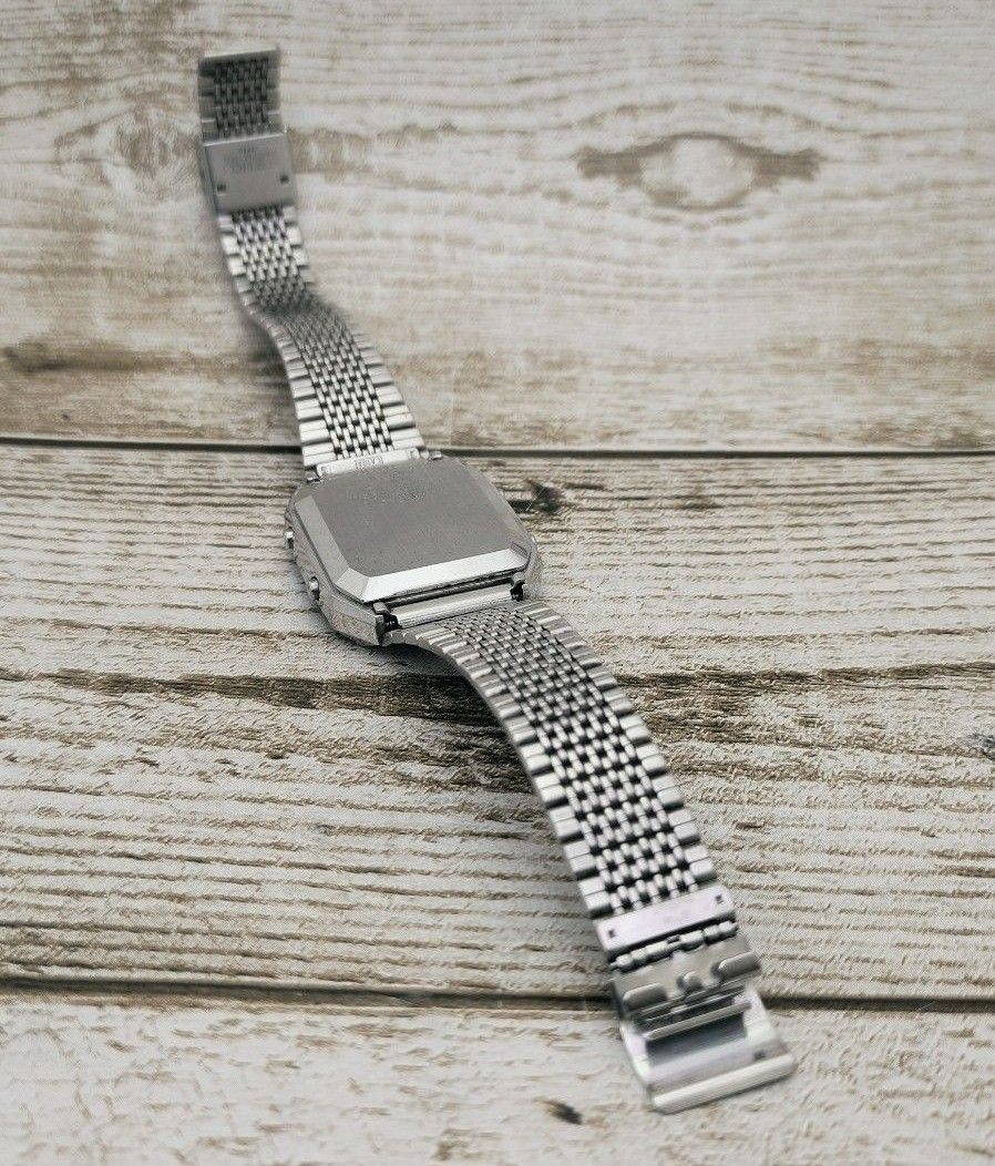 レア　SEIKO　G757-4010　デジタル　時計　アラーム　クロノグラフ Rare SEIKO G757-4010 Digital Watch Alarm Chronograph Vintage