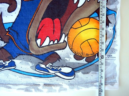 1996 Looney Tunes Vintage Taz Bugs Bunny Coyote Daffy Basketball T-Shirt - Large - Bild 6 von 8
