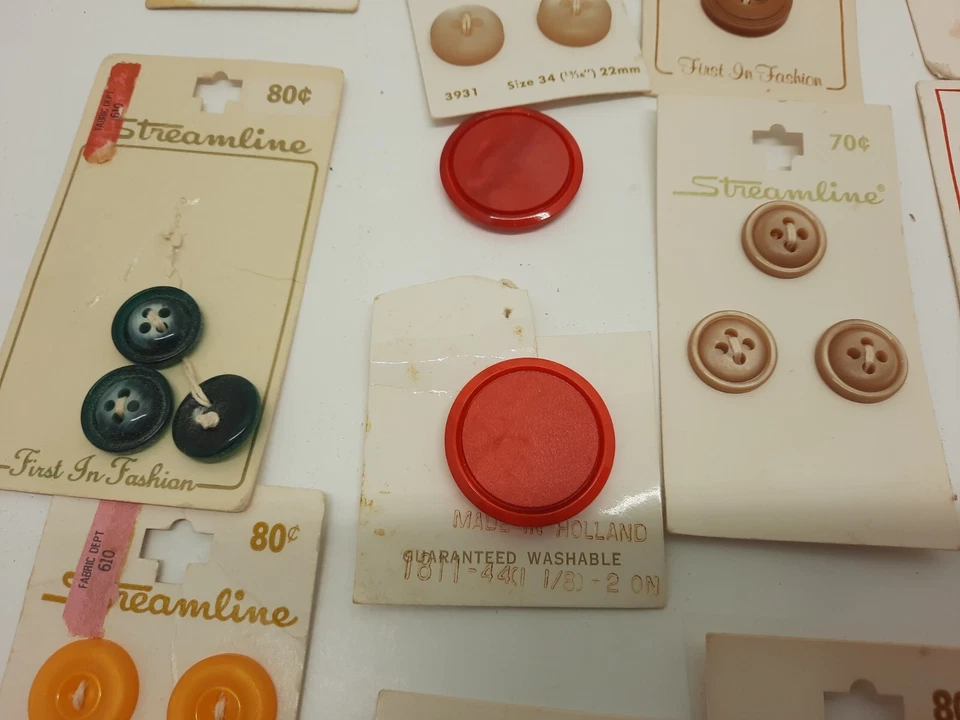 Streamline Co. & Supreme Buttons 17 pkg New Made in Italy - Image 4 of 4