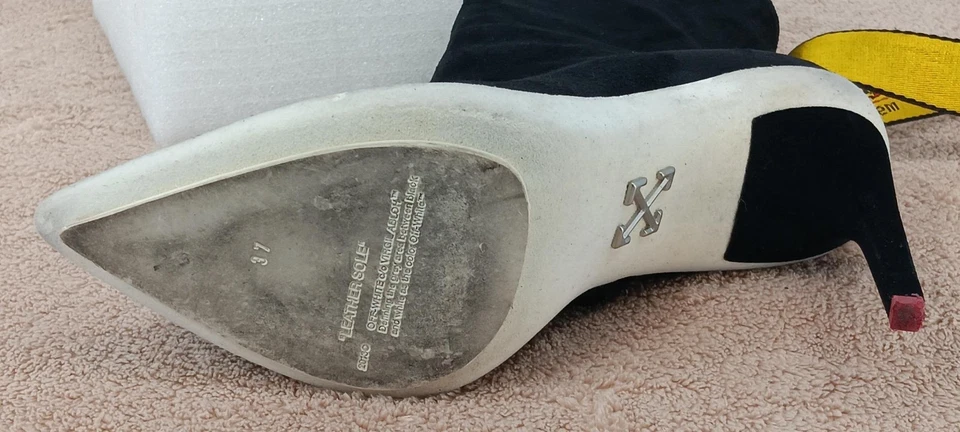 Botines de gamuza negros Off-White™ con correa amarilla - Talla 37 | Usados Foto 4 de 4