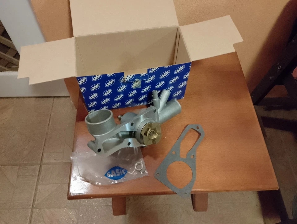 water pump sasic 2021691 fits to peugeot 404 504 - Image 3 of 4