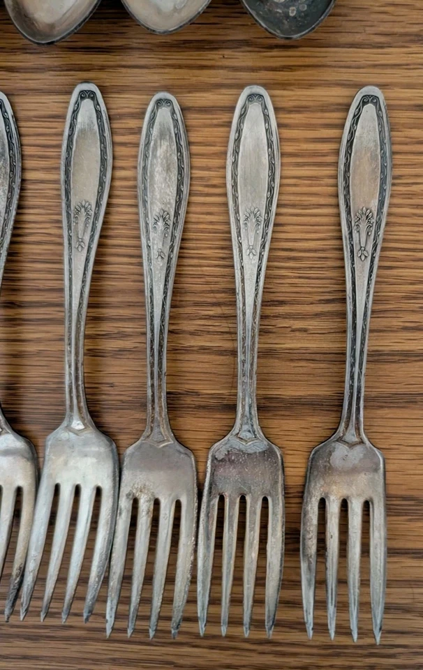 Juego de cucharas y tenedores vintage de diamantes plateados DS patrón de cubiertos florales Foto 3 de 4