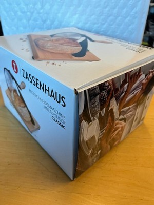 Zassenhaus Manual Bread Slicer Classic Hand Crank 11 3/4'' x 8'' Gray M072099