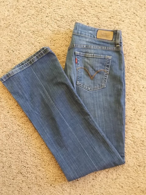 Womens Levis 526 Jeans Slender Boot Cut Size 6 Med. Blue Denim P05 | eBay