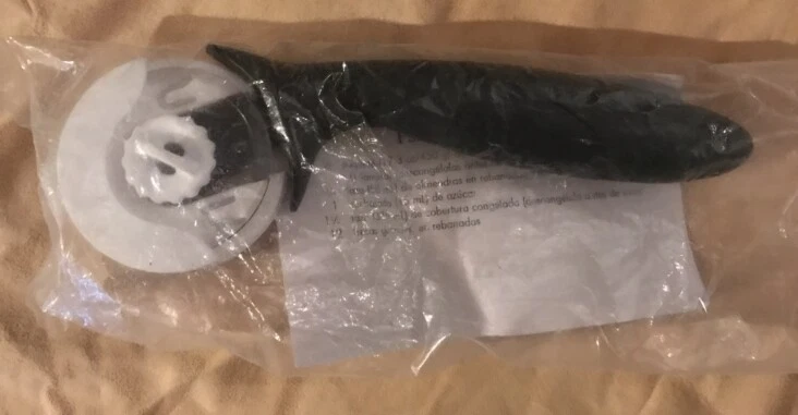 Cortador de pastelería PAMPERED CHEF #1684 nuevo en paquete nuevo en paquete Foto 2 de 3