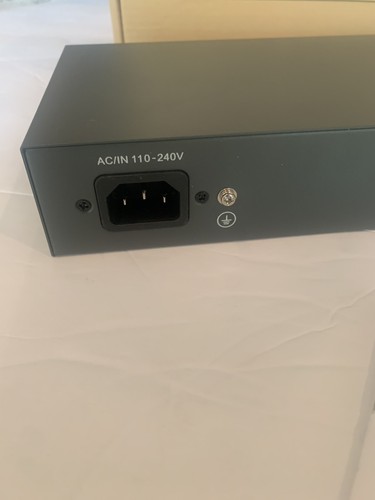 MokerLink 5 Port Gigabit POE Switch, with 4 POE+ Ports 1000Mbps, 78W IEEE802.3af - Picture 5 of 6