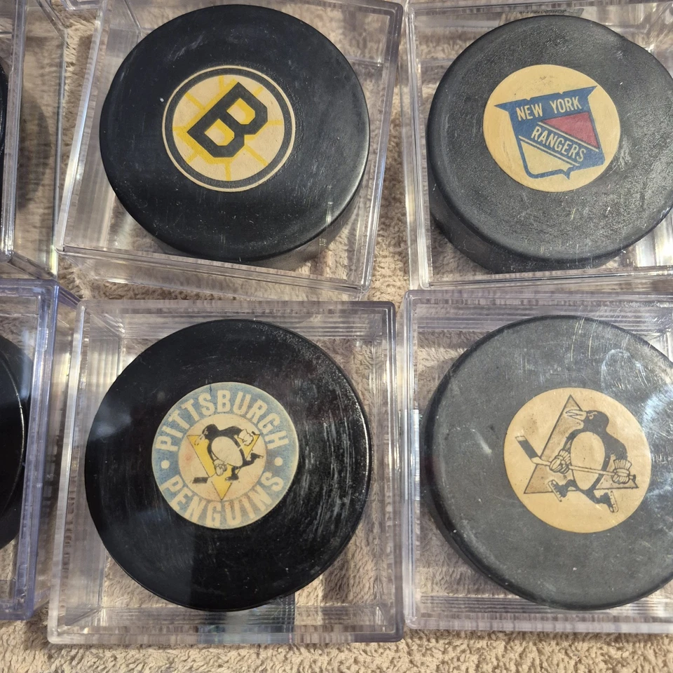 Bruins Puck De Colección NHL Usado Juego De Colección Boston Hockey Arte Ross Tyler Converse Raro Foto 2 de 3