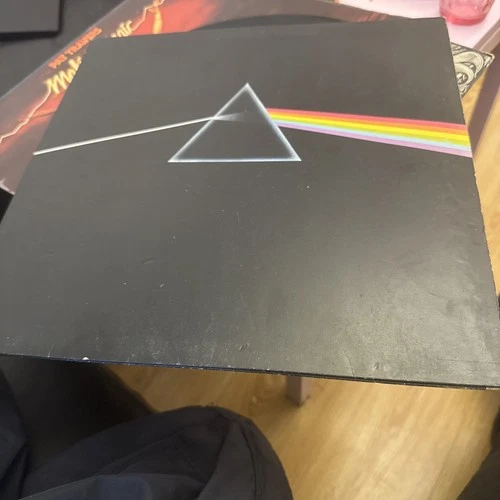 PINK FLOYD DARK SIDE OF THE MOON ORIGINAL UK LP ON HARVEST RECORDS 1973 SHVL 804