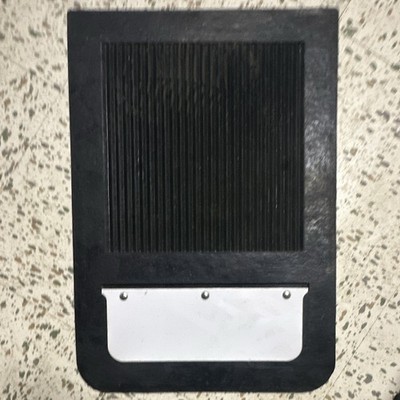 2004 rubber DeeZee mud flap for a ford f-150 or a space ram 6 inch bed