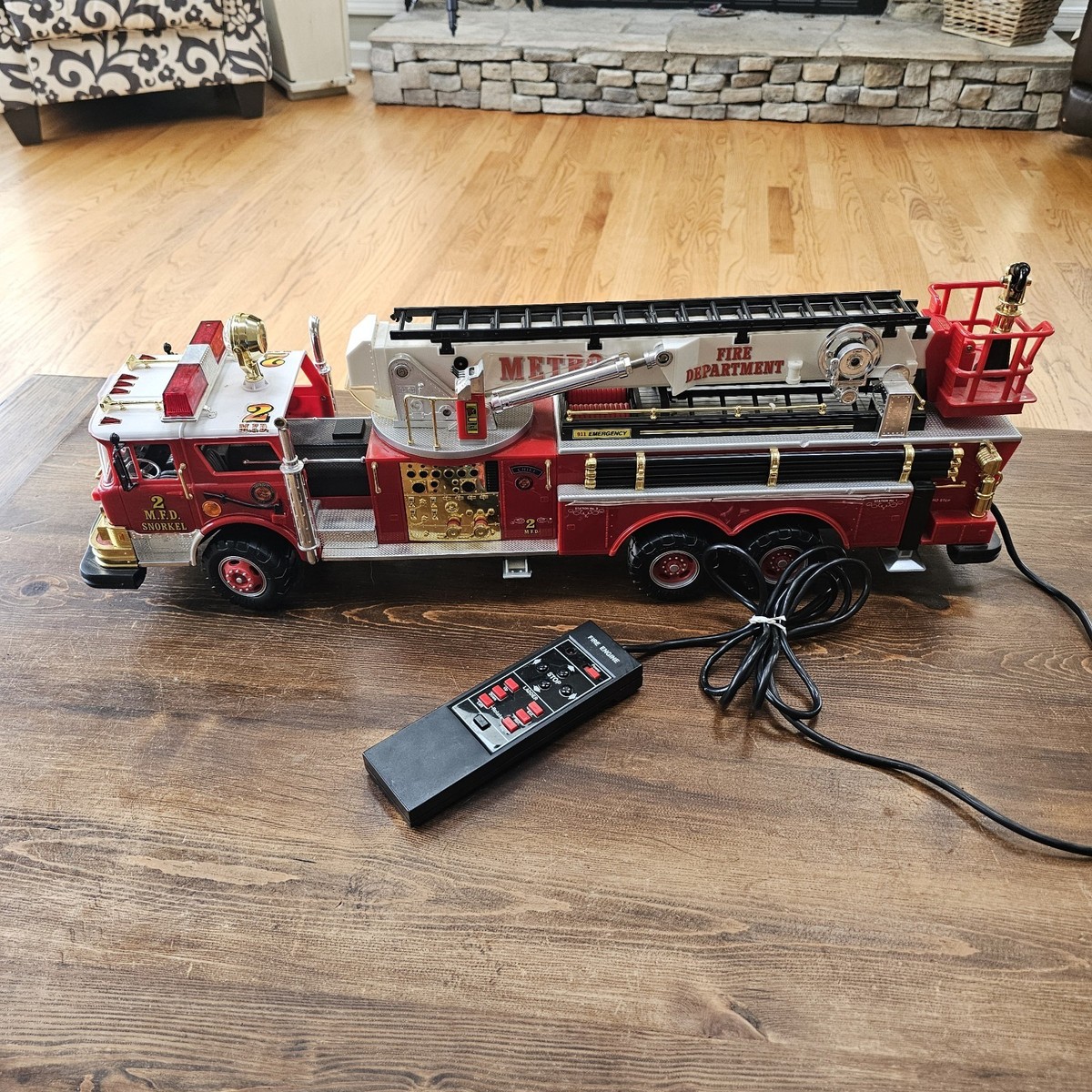 New Bright RC Fire Engine MFD No 2 Snorkel Metro READ DESCRIPTION