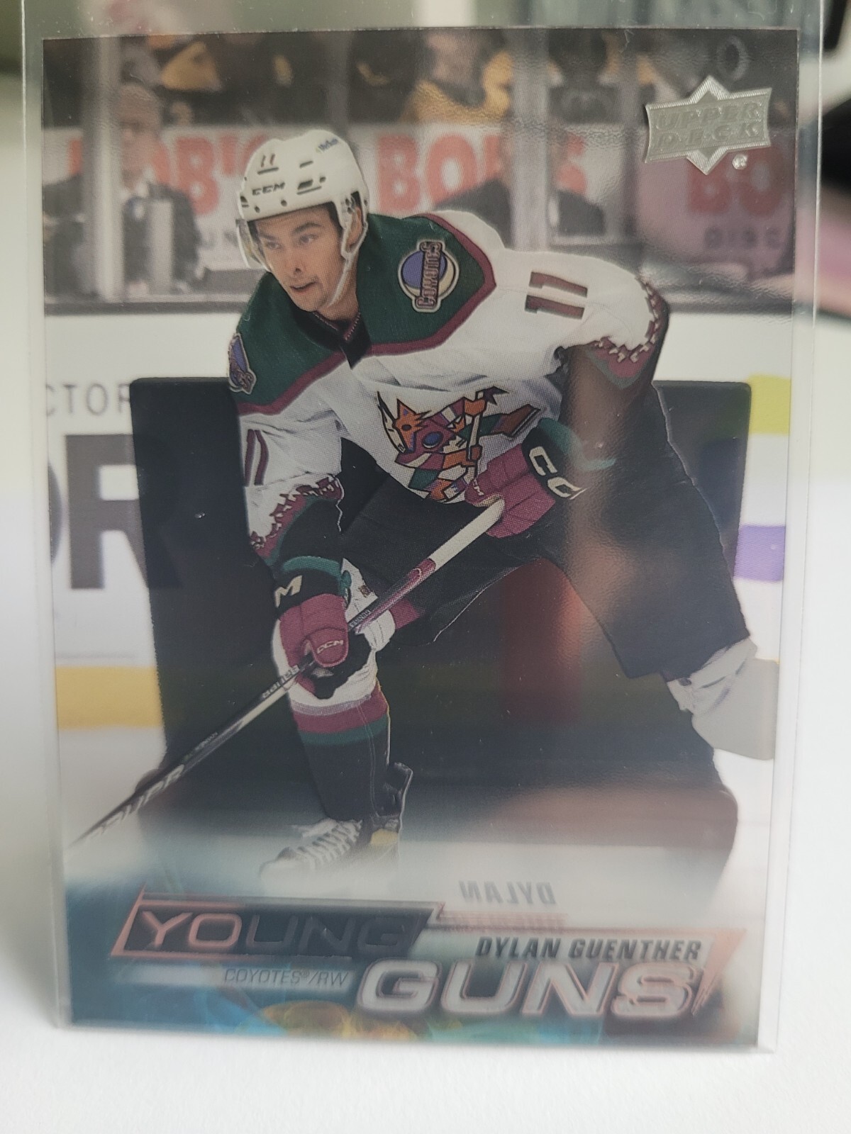 2022-23 Upper Deck Series 2 - Young Guns Clear Cut #497 Dylan Guenther (RC)