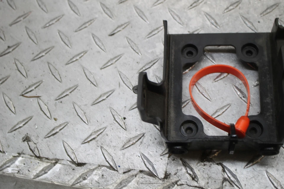 2008 KAWASAKI CONCOURS 14 ZG1400A ABS BATTERY BOX HOLDER - Image 3 of 4